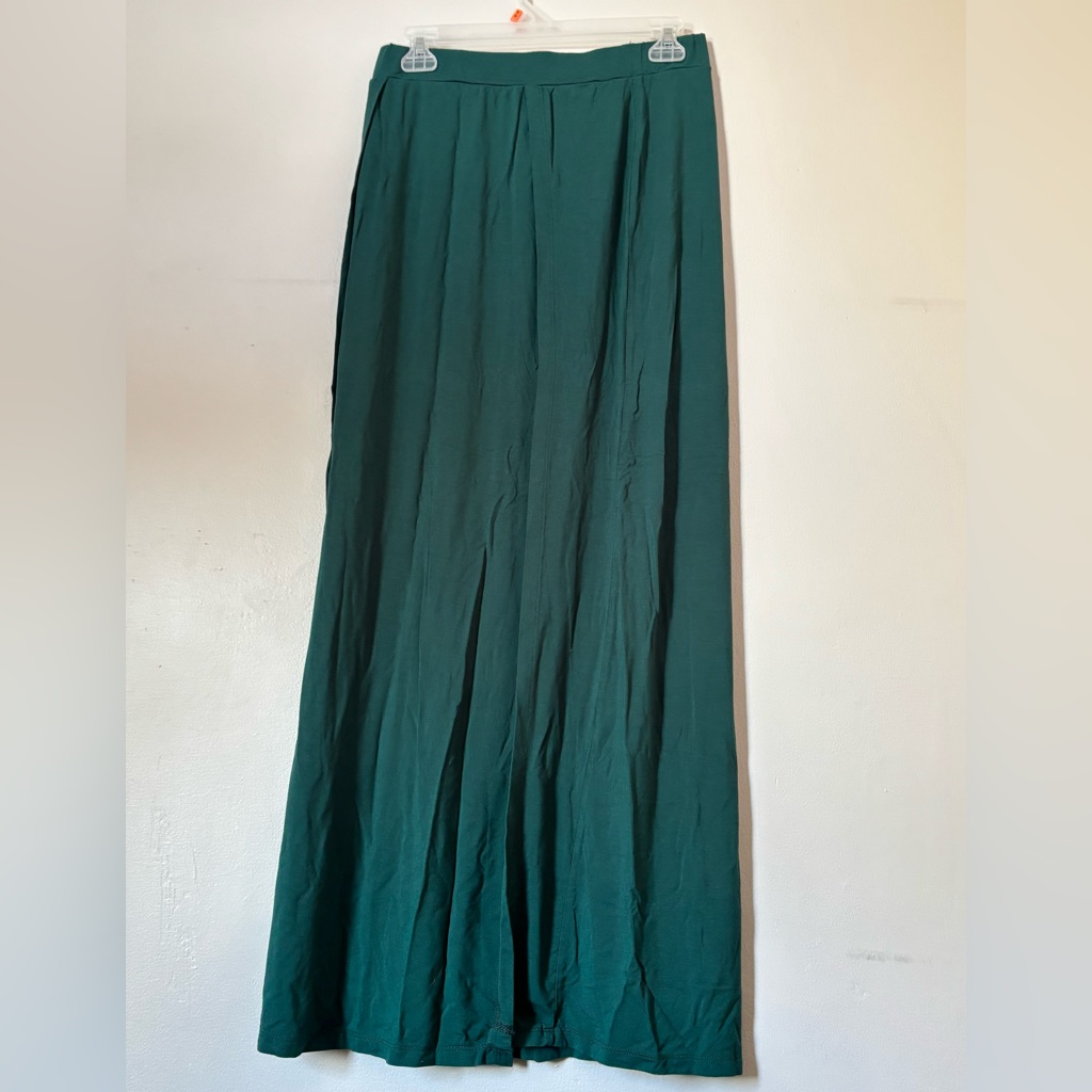 Women’s Long Skirt With Leg Slit